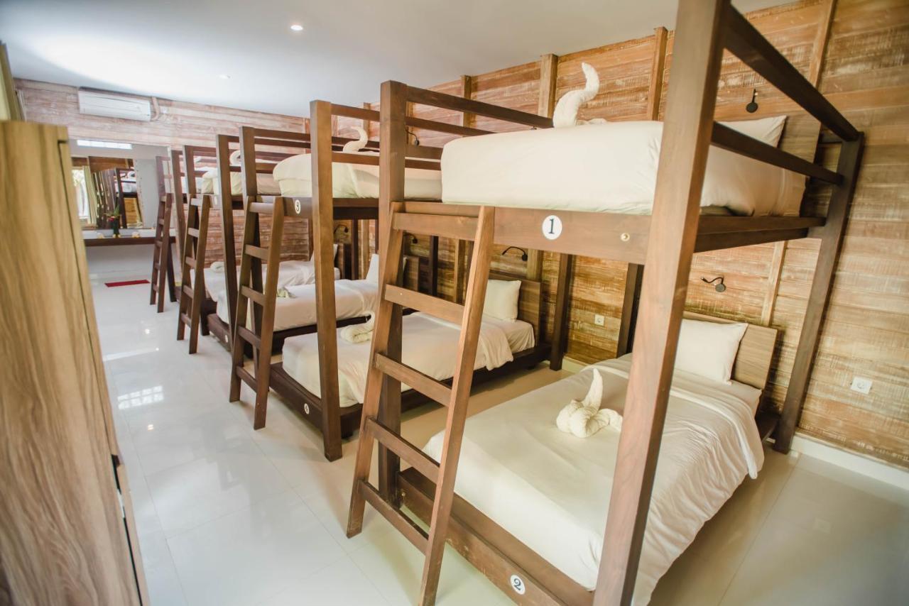 Acala Hostel & Reef Bar Toyapakeh Ngoại thất bức ảnh