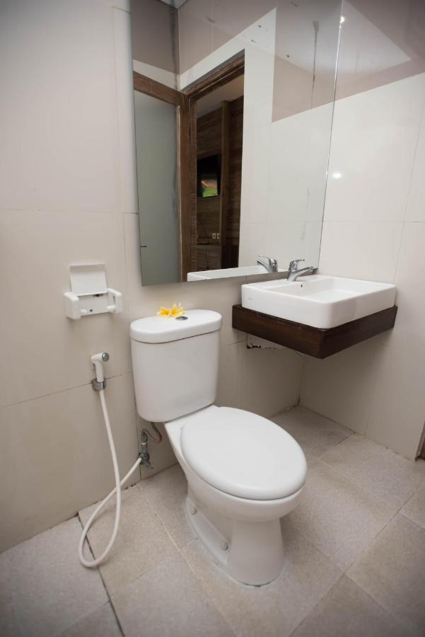 Acala Hostel & Reef Bar Toyapakeh Ngoại thất bức ảnh