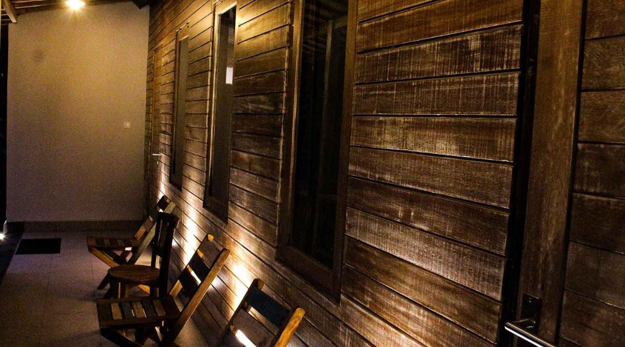 Acala Hostel & Reef Bar Toyapakeh Ngoại thất bức ảnh