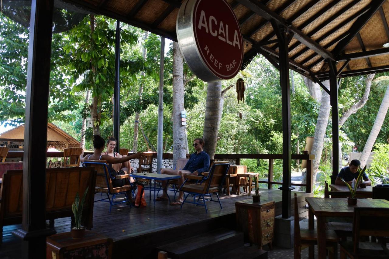 Acala Hostel & Reef Bar Toyapakeh Ngoại thất bức ảnh