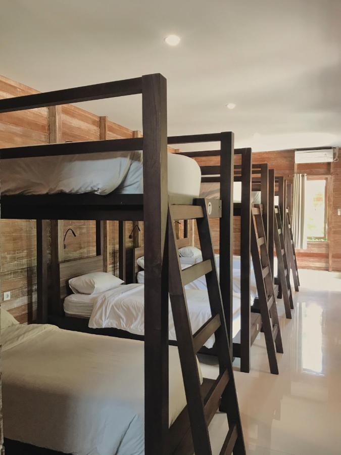 Acala Hostel & Reef Bar Toyapakeh Ngoại thất bức ảnh
