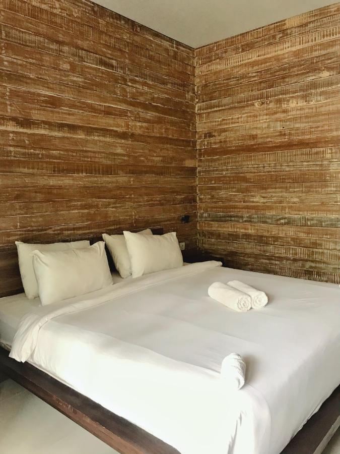 Acala Hostel & Reef Bar Toyapakeh Ngoại thất bức ảnh